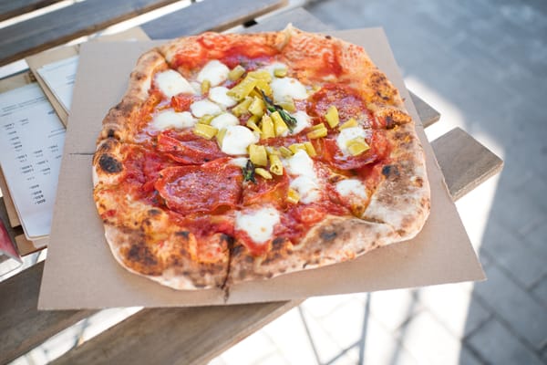 Diavola (pikáns szalámis) pizza