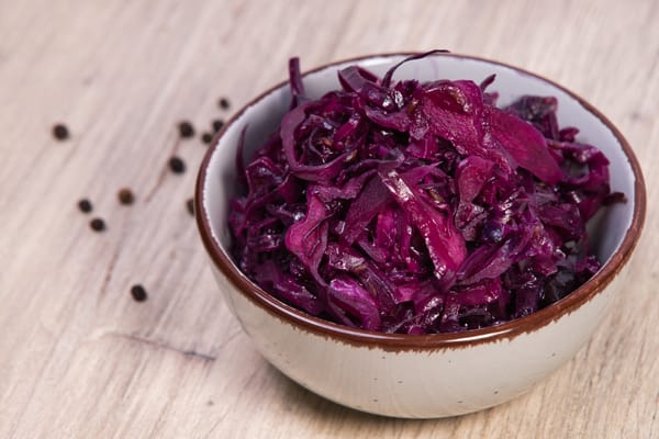 Párolt lilakáposzt